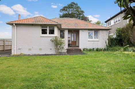Photo of property in 27 Line Road, Glen Innes, Auckland, 1072