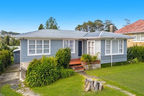 Photo of property in 52 Seymour Road, Sunnyvale, Auckland, 0612