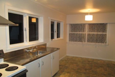 Photo of property in 76 Shoreham Street, Avondale, Auckland, 0600