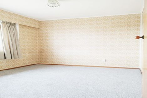 Photo of property in 68b Botany Road, Botany Downs, Auckland, 2010