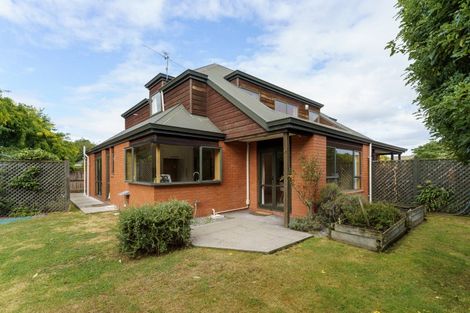 Photo of property in 27 Thornwood Place, Redwood, Christchurch, 8051