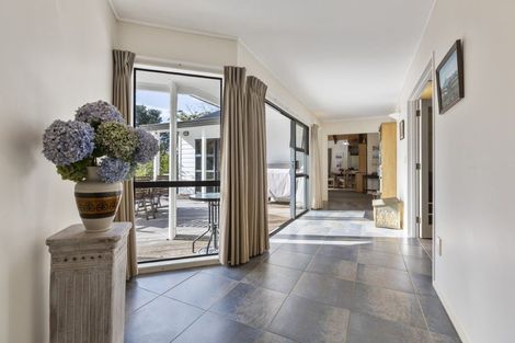 Photo of property in 60 Veale Road, Ridgewood, New Plymouth, 4371