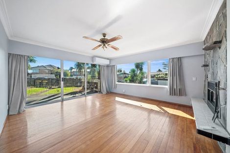 Photo of property in 3 Halberg Street, Papakura, 2110