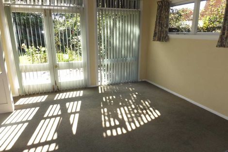 Photo of property in 22 Powell Crescent, Ilam, Christchurch, 8041