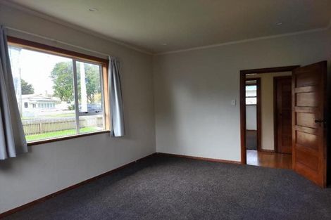 Photo of property in 42 Fitzroy Road, Fitzroy, New Plymouth, 4312