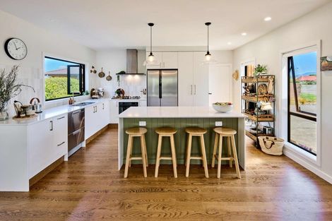 Photo of property in 2 Pukeko Lane, Carterton, 5713