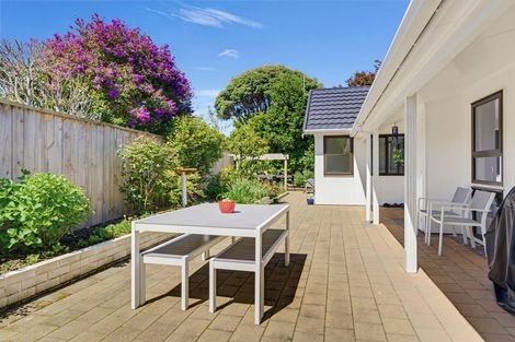 Photo of property in 21 Rawene Street, Waikanae, 5036