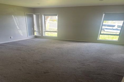 Photo of property in 9 Gwenand Place, Botany Downs, Auckland, 2010