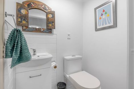 Photo of property in 4 Libra Place, Kawaha Point, Rotorua, 3010