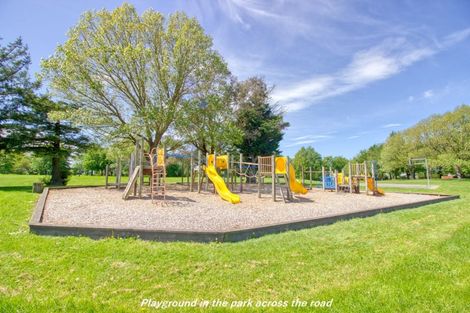 Photo of property in 33 Little Oaks Drive, Yaldhurst, Christchurch, 8042