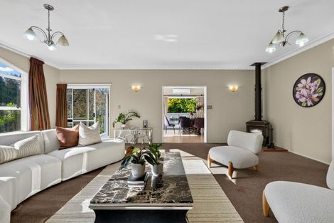 Photo of property in 873 Waitakere Road, Kumeu, 0891
