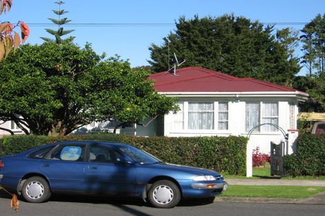 Photo of property in 28 Cambridge Terrace, Papatoetoe, Auckland, 2025