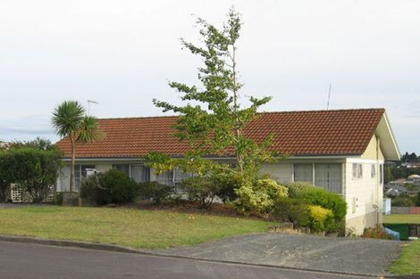 Photo of property in 9 Hueglow Rise, West Harbour, Auckland, 0618