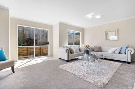 Photo of property in 10 Barnacle Rise, Red Beach, 0932