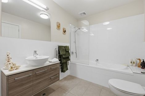 Photo of property in 37 Parkside Drive, Orewa, 0931