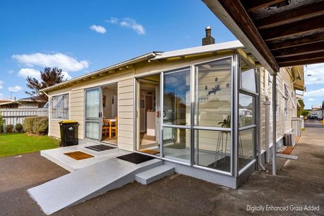 Photo of property in 51 Allardice Street, Dannevirke, 4930