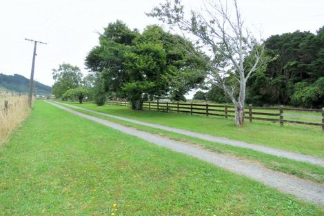 Photo of property in 194 Muhunoa Road East, Ohau, Levin, 5570
