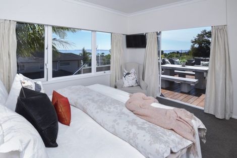 Photo of property in 102 Mellons Bay Road, Mellons Bay, Auckland, 2014