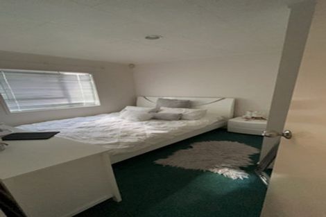 Photo of property in 242 Whitney Street, Blockhouse Bay, Auckland, 0600