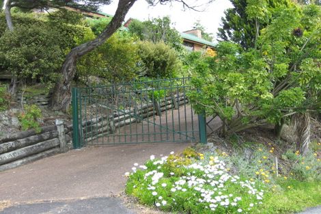 Photo of property in 47 The Terrace, Herald Island, Auckland, 0618