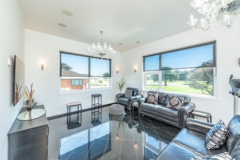 Photo of property in 35 Golf Vue Place, Castlecliff, Whanganui, 4501