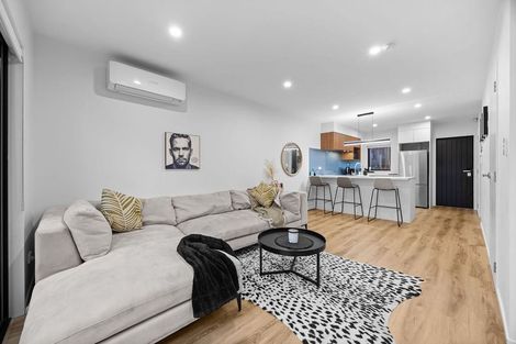 Photo of property in 5/9 Flanshaw Road, Te Atatu South, Auckland, 0610