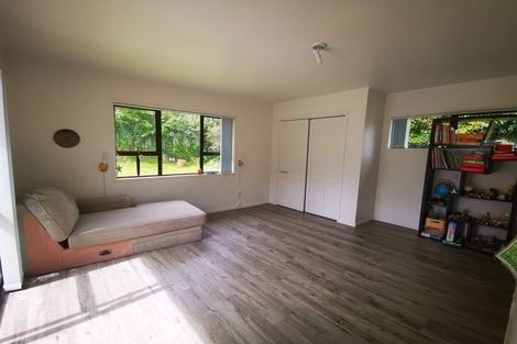 Photo of property in 28 Claverdon Drive, Massey, Auckland, 0614