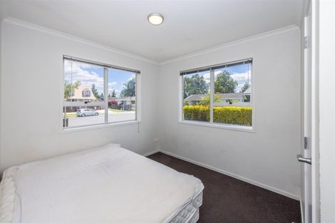 Photo of property in 12 Crescent Court, Melville, Hamilton, 3206