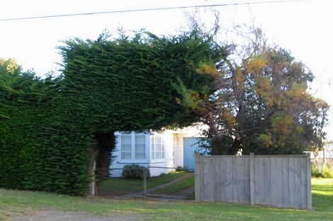 Photo of property in 32 Hemara Street, Waikanae Beach, Waikanae, 5036