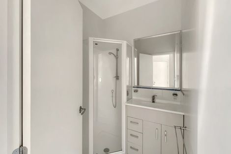 Photo of property in 11a Clearwater Cove, West Harbour, Auckland, 0618