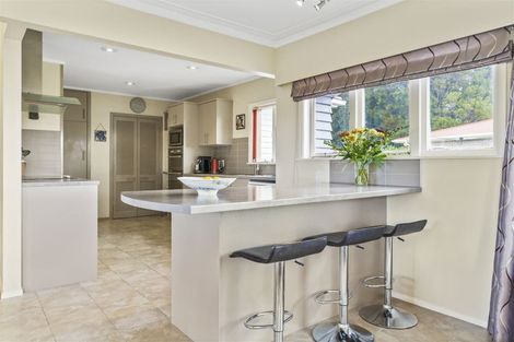 Photo of property in 1/345a Wairau Road, Totara Vale, Auckland, 0629