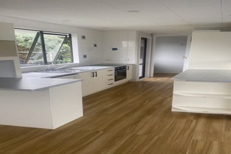 Photo of property in 41 Lavelle Road, Henderson, Auckland, 0612