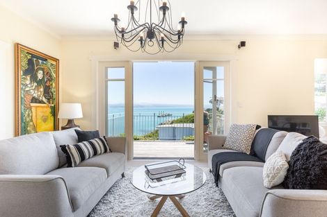 Photo of property in 30 Seapoint Road, Bluff Hill, Napier, 4110
