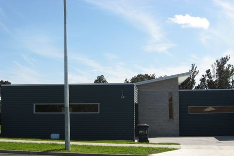 Photo of property in 61 Karamea Street, Whalers Gate, New Plymouth, 4310