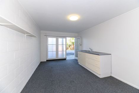 Photo of property in 1/38 Holland Road, Hillcrest, Auckland, 0627