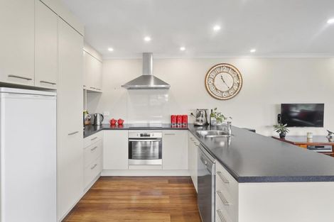 Photo of property in 7 Vela Place, Clarks Beach, 2122