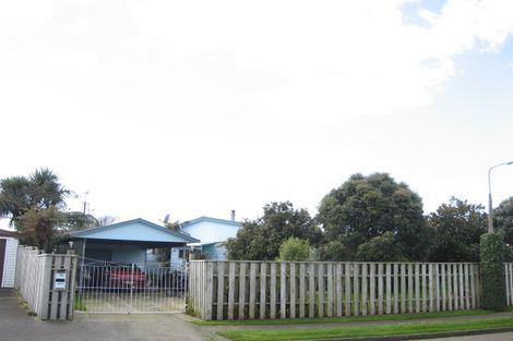 Photo of property in 10 Walker Crescent, Bulls, 4818