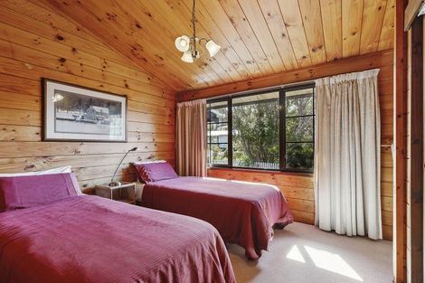 Photo of property in 28 John Witton Drive, Crofton Downs, Wellington, 6035