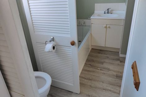 Photo of property in 27 Cheval Drive, Totara Vale, Auckland, 0629