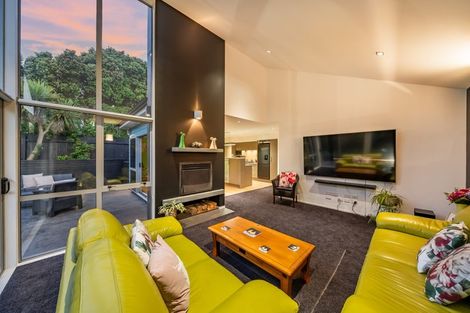 Photo of property in 8a Whitehouse Road, Titahi Bay, Porirua, 5022