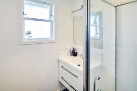 Photo of property in 52 Owhiti Street, Titahi Bay, Porirua, 5022