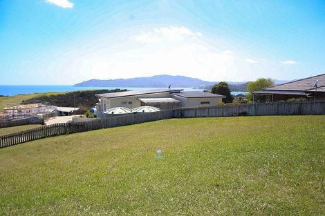 Photo of property in 15 Nancy Wake Place, Cable Bay, 0420