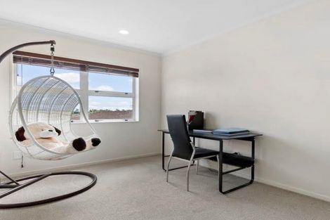 Photo of property in 4 Lime Crescent, Papakura, 2110