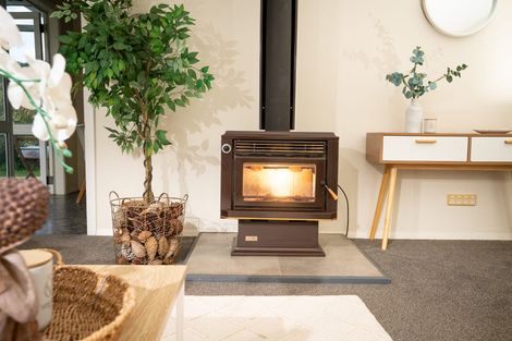 Photo of property in 100 Tilley Road, Paekakariki, 5034