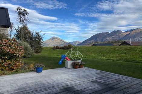 Photo of property in 6 Kokako Lane, Jacks Point, Queenstown, 9371