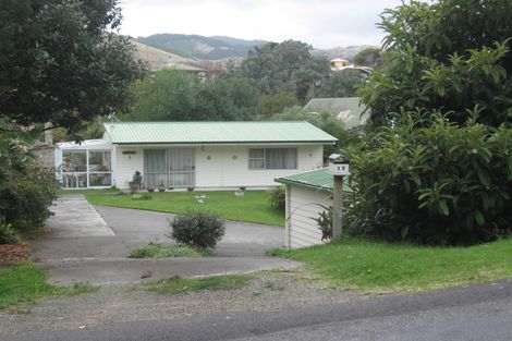 Photo of property in 17 Forest Road, Raumati South, Paraparaumu, 5032