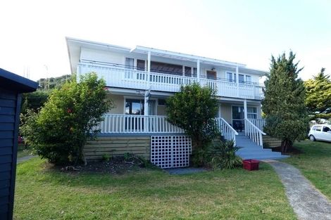 Photo of property in 2 Karoro Road, One Tree Point, 0118