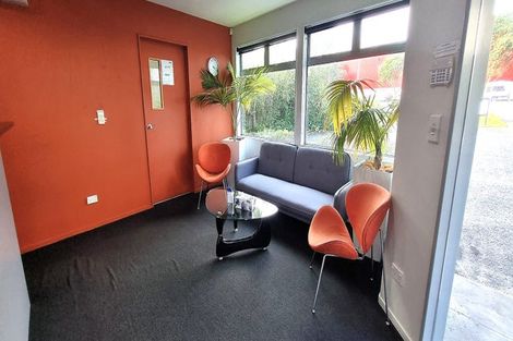 Photo of property in 1/108 Lincoln Road, Henderson, Auckland, 0610