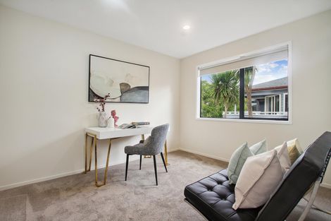Photo of property in 4 Korotaha Terrace, Rothesay Bay, Auckland, 0630