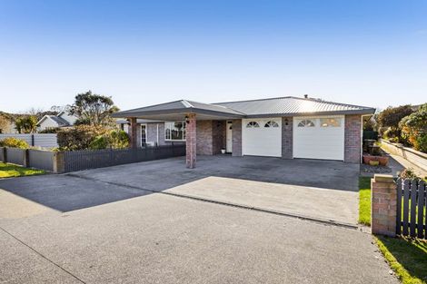 Photo of property in 20 Hira Street, Ohawe, Hawera, 4671